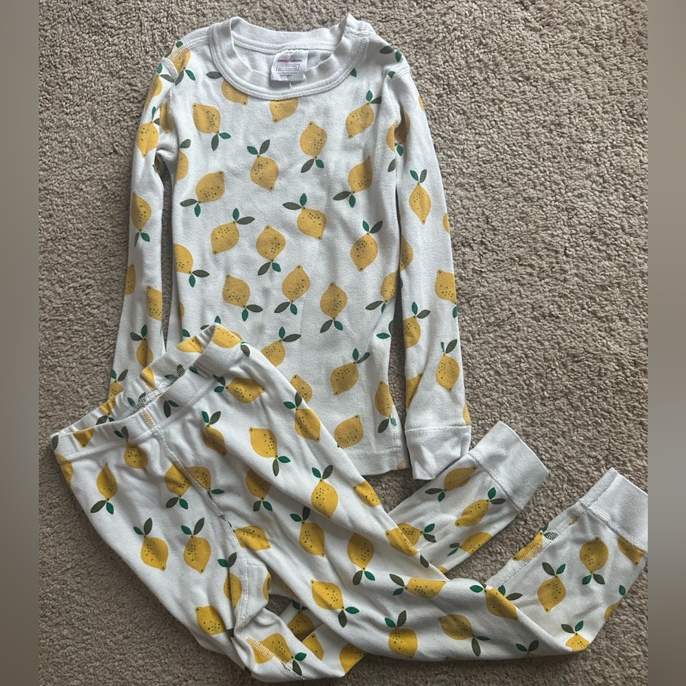 Hanna Andersson lemon pajamas, 110 (5)